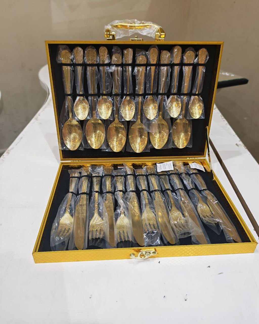 طقم ملاعق ذهبي مرصع