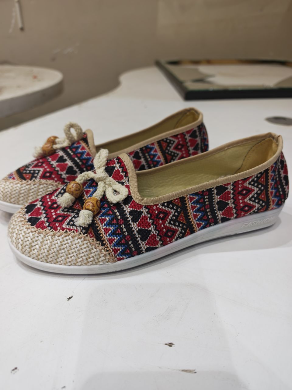 بلغين مطروزة