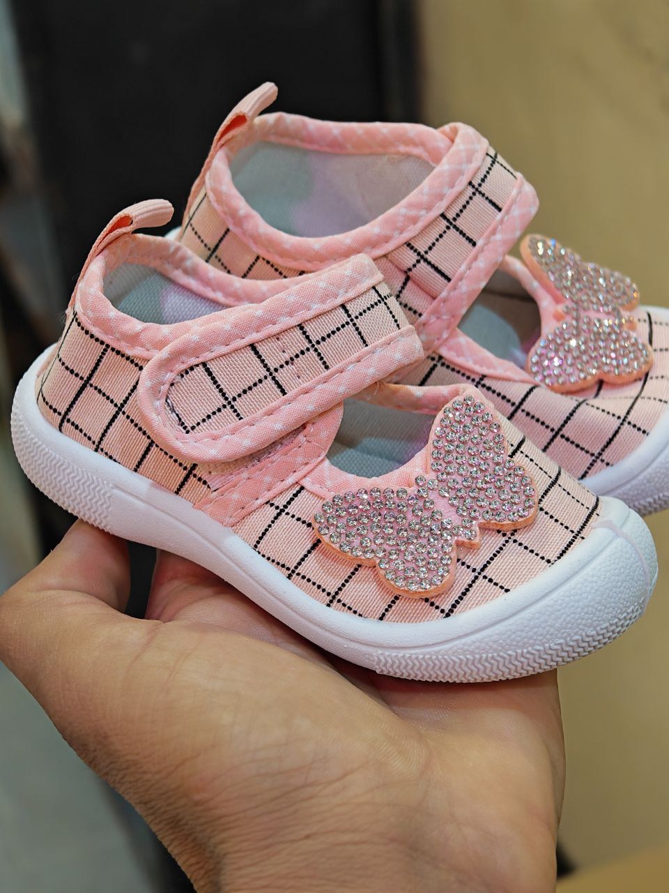 حذا بنات صغار